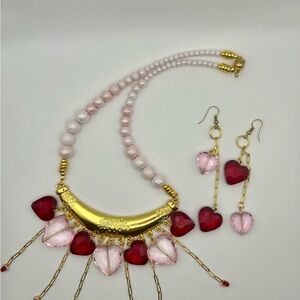 Chic Gold Necklace with Red and Pink Heart Accents